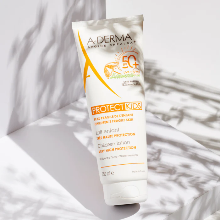 A-Derma Protect Kids Loção Infantil FPS50+ 250 ml (8,45 fl oz) - Image 2